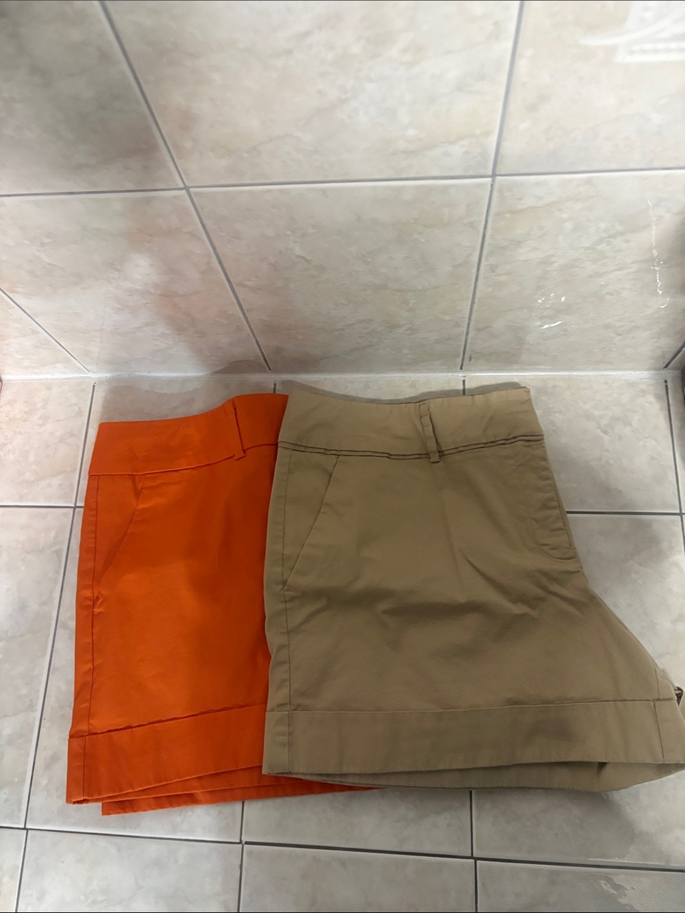 7th Avenue Design Studio New York &Co 2pc bundle Shorts Orange & Khaki Sz 16 4”